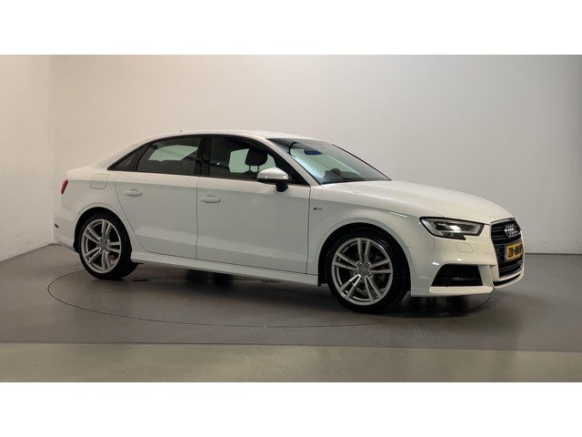 Audi A3 Limousine 30 TFSI Sport S-Tronic S Line Edition Navigatie Parkeersensoren