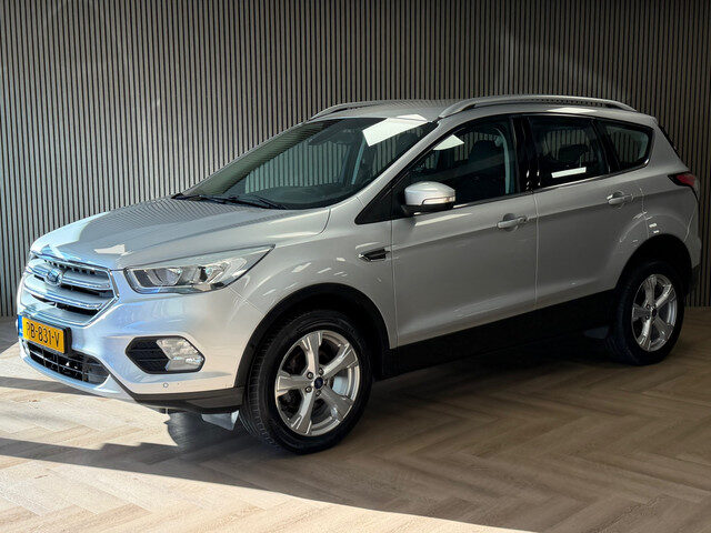 Ford Kuga 1.5 EcoBoost Titanium TREKHAAK NAVIGATIE CAMERA KEYLESS-GO CRUISE PDC AIRCO START/STOP BLU