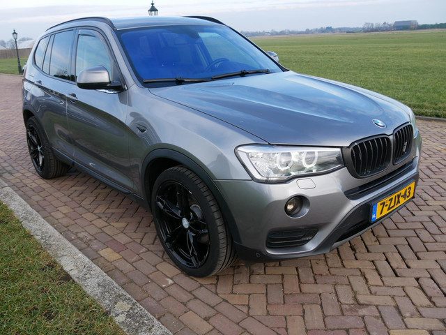 BMW X3 SDrive18d Executive AUT PANO ** 9499 NETTO **