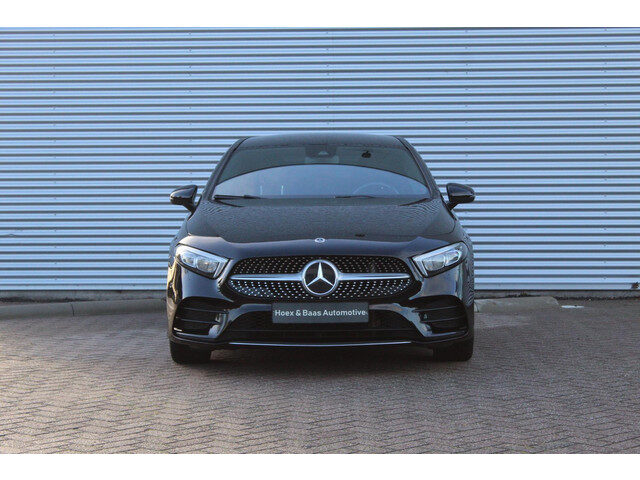 Mercedes-Benz A-Klasse 180 AMG/19inch AMG/Camera/Trekhaak/Widescreen