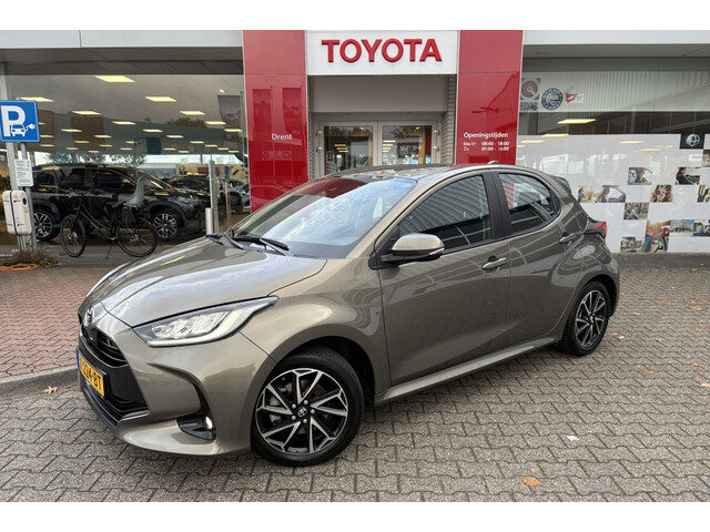Toyota Yaris 1.5 Hybrid Dynamic | All season | Apple CarPlay/Android auto |