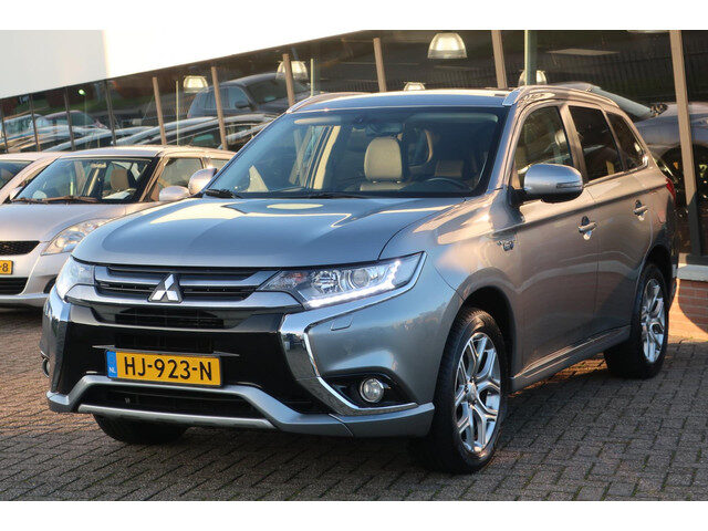 Mitsubishi Outlander 2.0 PHEV Business Edition LED_NAVI_CAM_KEYLESS_18-INCH.