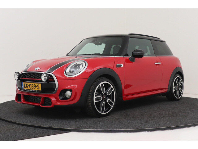 MINI Cooper Mini 1.5 Chili Serious Business | Org NL | JCW Pakket | Sportstoelen | Navigatie | LED |