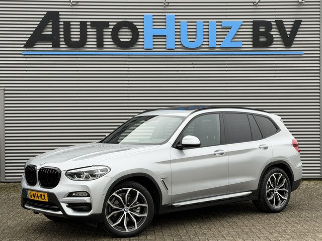 BMW X3 sDrive20i High Executive xLine Panoramadak Trekhaak Lederen interieur Achteruitrijcamera Stuu