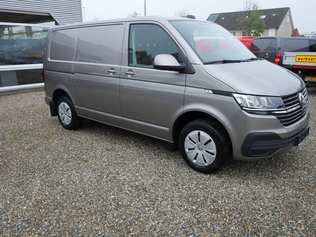 Volkswagen Transporter 2.0 TDI 110PK Airco NAV NIEUW BPM vrij betimmerd