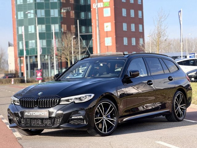 BMW 3 Serie touring 330e xDrive M-Sport Pano Laser Memory HUD