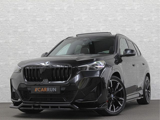 BMW X1 18i M-Sport Performance-Pack | Panorama | Sportstoelen | Carbon | Keyless-Entry | Sfeerverlic