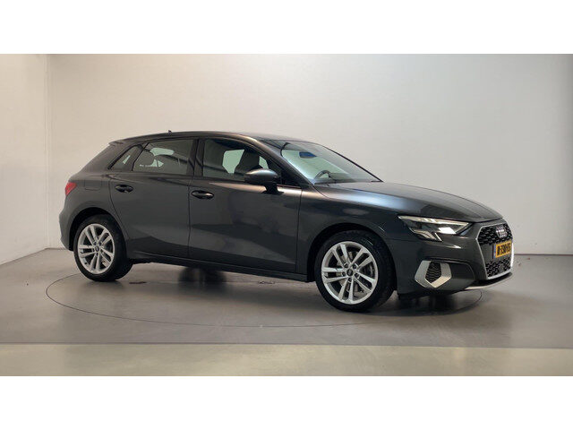 Audi A3 Sportback 30 TFSI S-Tronic Attitude LED Navigatie Parkeersensoren DAB+
