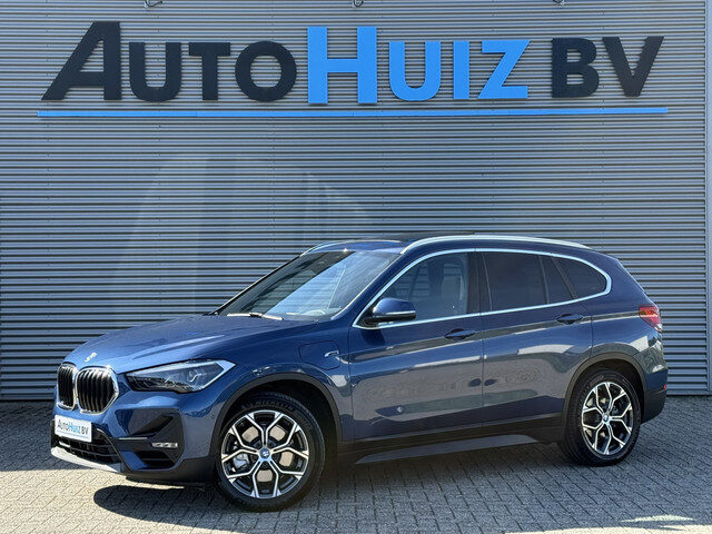 BMW X1 xDrive 25e Advantage Panoramadak Trekhaak LED Achteruitrijcamera Navi Pro HiFi-speakersysteem