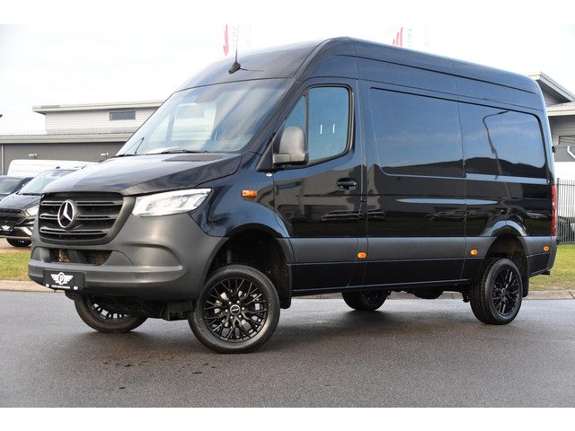 Mercedes-Benz Sprinter 319 1.9 CDI L2H2 4x4 Black Edition