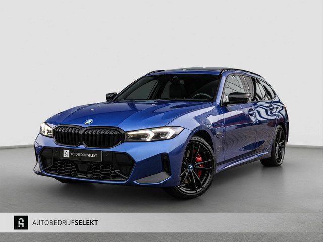BMW 3 Serie touring 330e | M-Sport Pro | Pano | 2 jaar garantie | ACC | LCI | Black Edition | Sfeerv