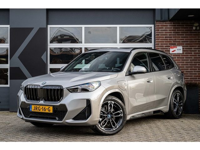 BMW X1 25e xDrive M Sport | Panorama | Shadow | ACC | 360° Camera | Head-Up | Adap. led | Stoelverwa