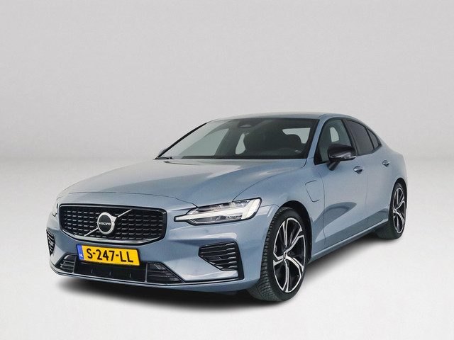 Volvo S60 Recharge T6 AWD Plus Dark | SOH 99% | Parkeercamera | Stoel- en Stuurverwarming | Trekhaak