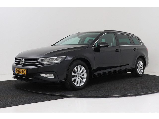 Volkswagen Passat Variant 1.5 TSI Comfort Business | Trekhaak | CarPlay | Navigatie | Comfortstoelen