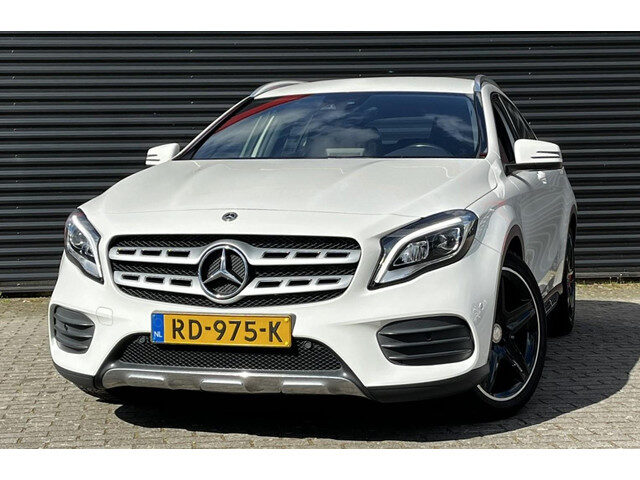 Mercedes-Benz GLA 180 Business Solution AMG | Automaat | Airconditioning |Navigatie | trekhaak | 19'