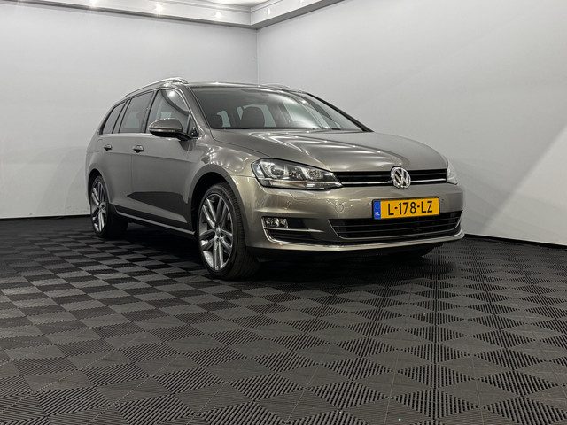 Volkswagen Golf 1.4 TSI Connected Series R-Line