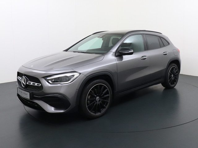 Mercedes-Benz GLA 250 e AMG // Panoramadak // 20" AMG Velgen // Nightpakket // Sfeerverlichting // C