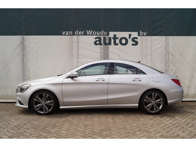 Mercedes-Benz CLA 180 Ambition -LEER-NAVI-PDC-XENON-CRUISE-