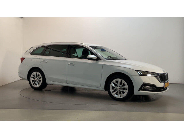 Škoda Octavia Combi 1.0 e-TSI DSG Business Edition Plus Camera Navigatie Adaptive Cruise DAB+