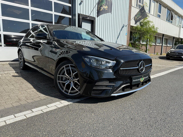 Mercedes-Benz E-Klasse 300 e AMG LEDER/NAVI/PANO/BURMESTER®
