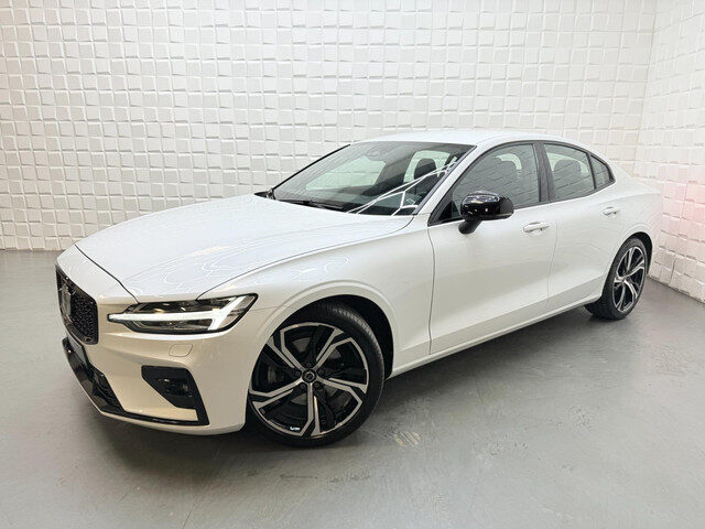 Volvo S60 2.0 B3 Ultimate Dark AUTOMAAT LEER NAVI CAMERA