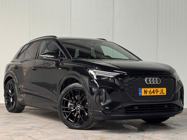 Audi Q4 e-tron 40 S-LINE Competition 77 kWh l MATRIX l CAMERA l SFEER l ADAPT.CRUISE l CARPLAYORG.NL