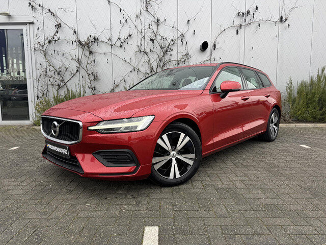 Volvo V60 2.0 B3 Momentum Advantage