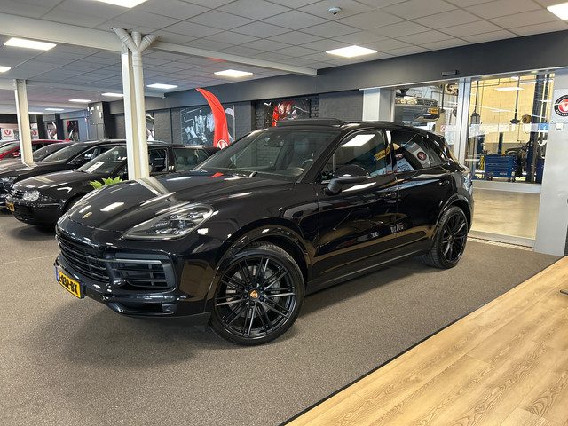 Porsche Cayenne 2.9 S / 444 pk / Pano / stoelen 14 voudig / Leder / Navigatie / Bose / camera / 22 i