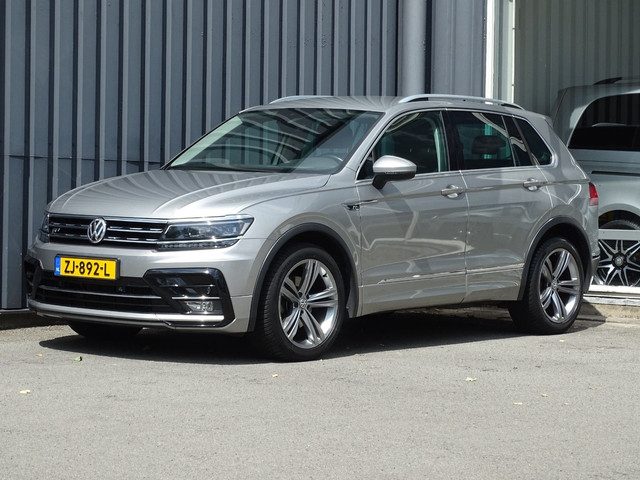 Volkswagen Tiguan 1.4 TSI ACT Highline Business R AUT | R LINE | Trekhaak | LED