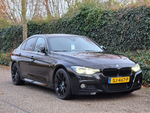 BMW 3 Serie 320i M Sport Ed Apple CarPlay Trekhaak Camera Line Assist Shadow Executive