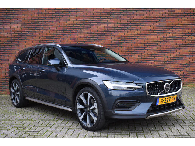 Volvo V60 Cross Country B5 265PK AWD Plus