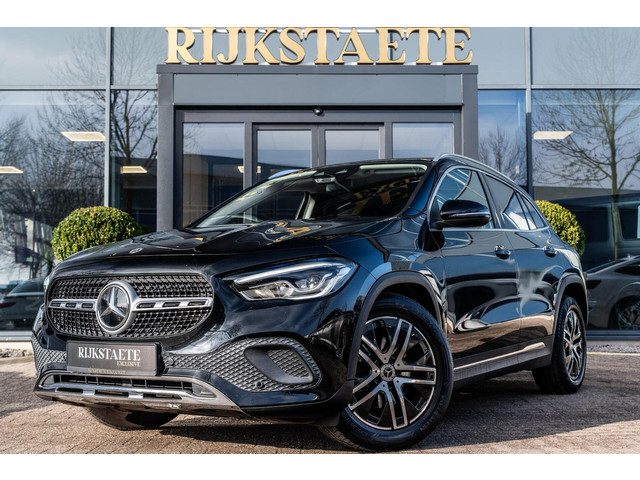 Mercedes-Benz GLA 200 AMG Line|ACC|STERRENHEMEL|SFEERVERL.