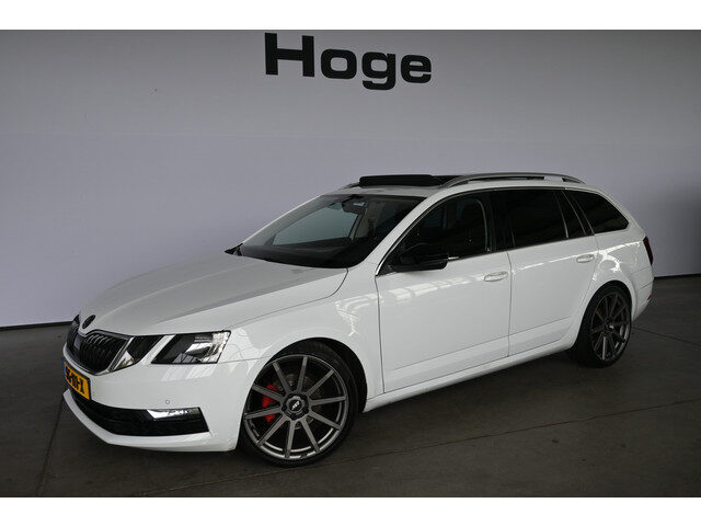 Škoda Octavia Combi 2.0 TDI Greentech Style Automaat Clima Navigatie Panoramadak Dealer Onderhouden!