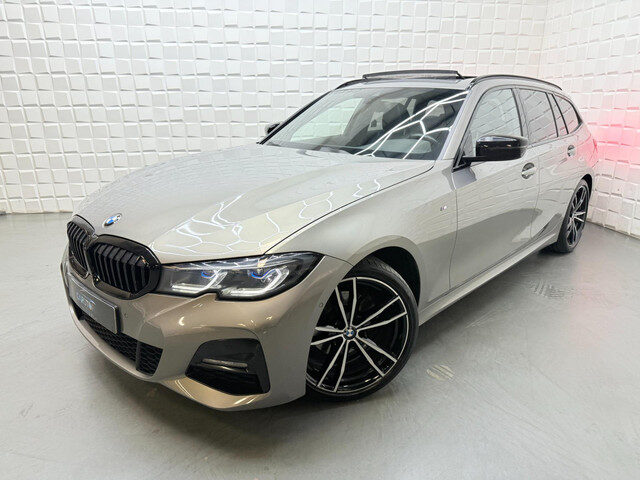 BMW 3 Serie touring 320i M PAKKET LIVE COCKPIT PANO CAMERA