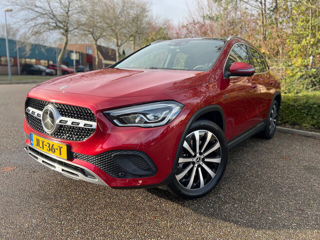 Mercedes-Benz GLA 250 e Progressive I Panorama Dak I Sfeerverlichting I Apple Carplay