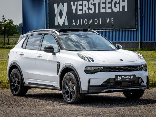 Lynk&Co 01 1.5 Plug-In Hybrid 262pk | Satin White Vanilla | Trekhaak | Blacked Out
