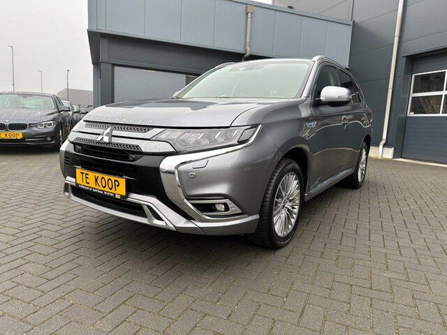Mitsubishi Outlander 2.4 PHEV Business Camera Apple-CarPlay Trekhaak