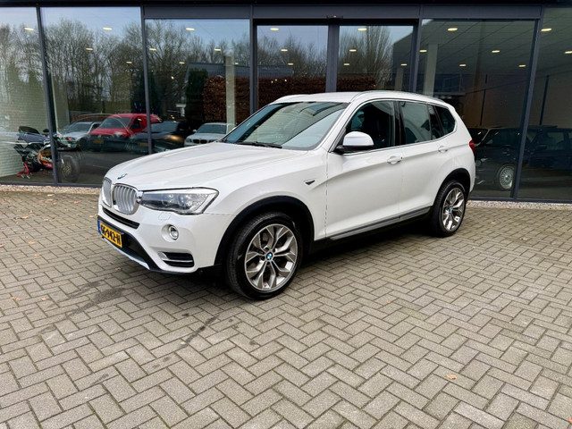 BMW X3 sDrive20i High Exe,SportLeer,Xenon,Elekt Trekhk,NaviPro,Dealer OH,Stoelverw