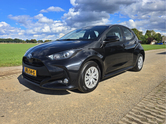 Toyota Yaris 1.5 Hybrid 115 Business