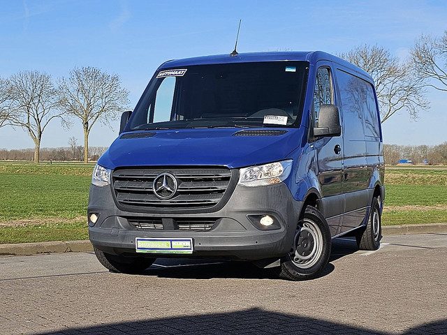 Mercedes-Benz Sprinter 214