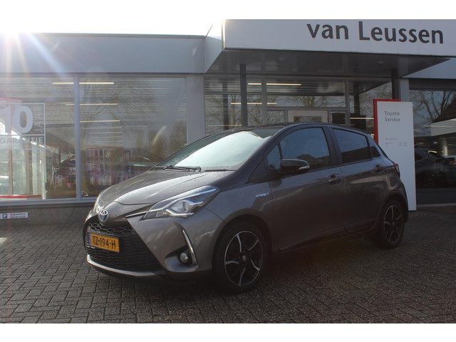 Toyota Yaris 1.5 HYBRID BI-TONE