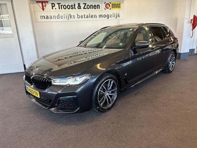BMW 5 Serie touring 520i High Executive M Sport | Facelift | Panoramadak | Luxe lederen bekleding |