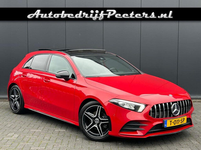 Mercedes-Benz A-Klasse A 200 AMG Night Pano Burmester Sfeerlicht Carplay MBUX Widescreen