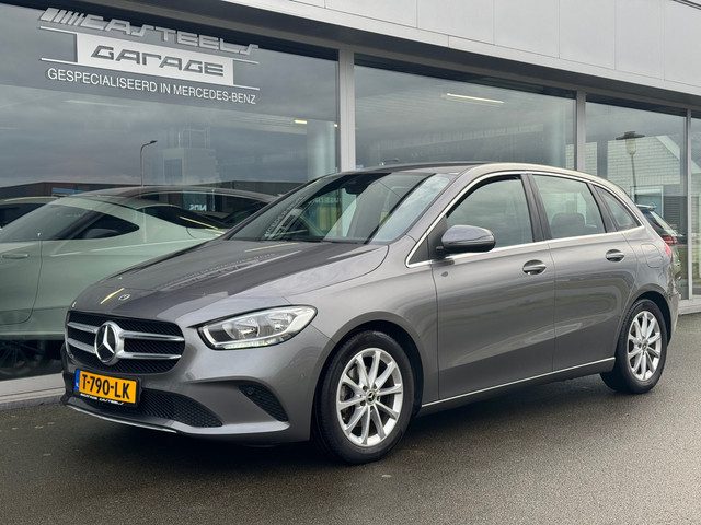 Mercedes-Benz B-Klasse 180 Progressive automaat , Apple-carplay , Wegklapbare trekhaak , achteruitri
