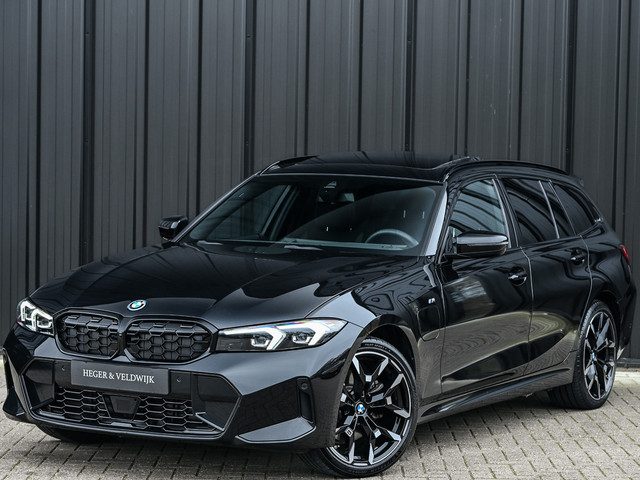 BMW 3 Serie touring 330e xDrive · M sport · Accu 19,5kWh · Trekhaak · Panoramadak · Active Cruise ·