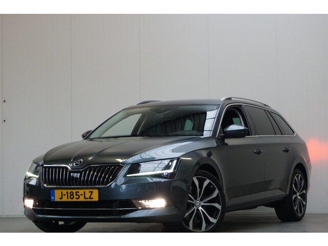 Škoda Superb Combi 2.0 TSI 4x4 Style Business