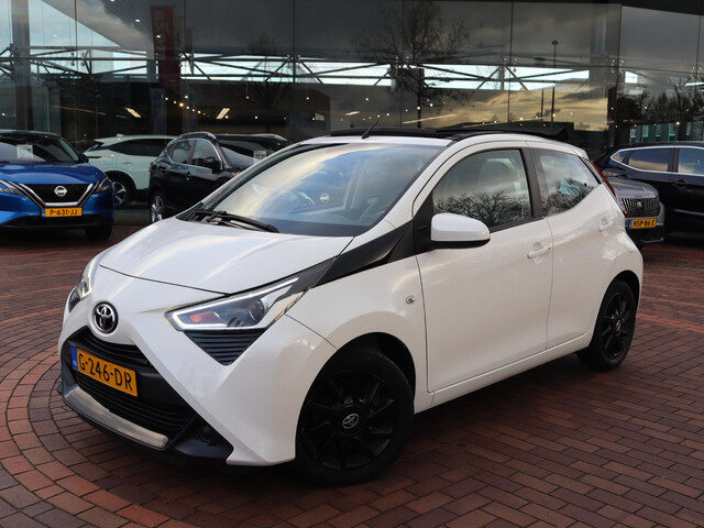 Toyota Aygo 1.0 VVT-i x-play limited