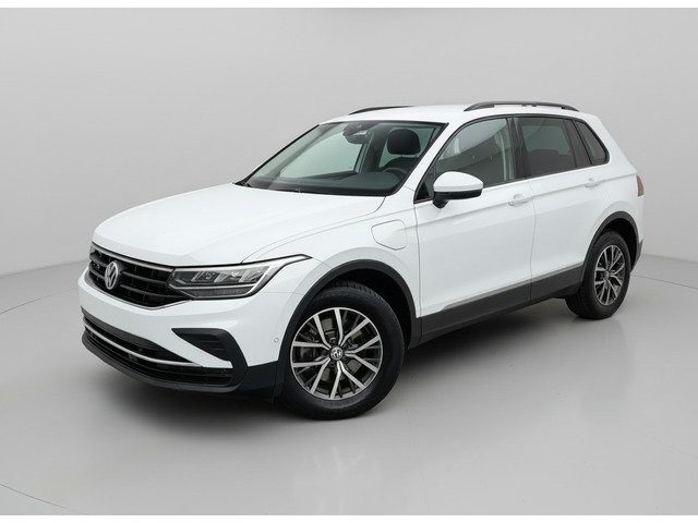 Volkswagen Tiguan 1.4 TSI eHybrid Life * Navigatie * Stoelverwarming * Virtual Cockpit * Adaptieve C