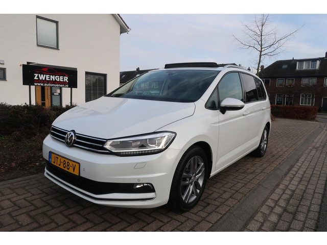 Volkswagen Touran 1.4 TSI 7PERSOONS|PANORAMADAK|TREKHAAK|CARPLAY|NAVIGATIE|LED|GOED ONDERHOUDEN