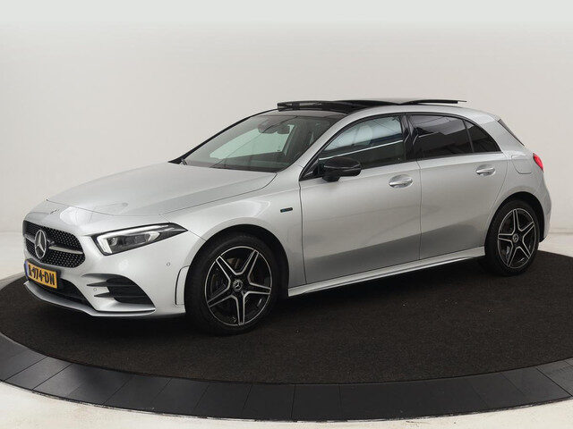 Mercedes-Benz A-Klasse 250e Business Solution AMG | Panoramadak |